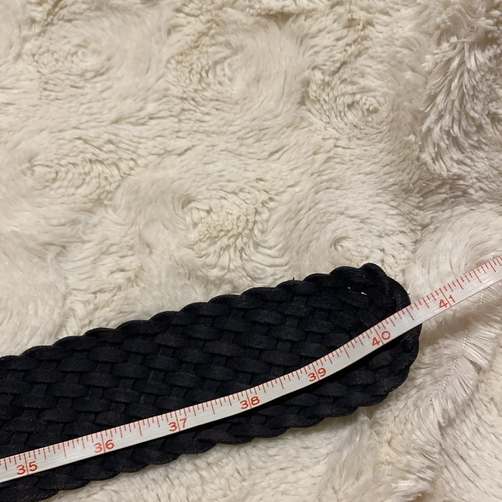 EUC Michael Kors #553633 leather belt 41 inches long with buckle.
